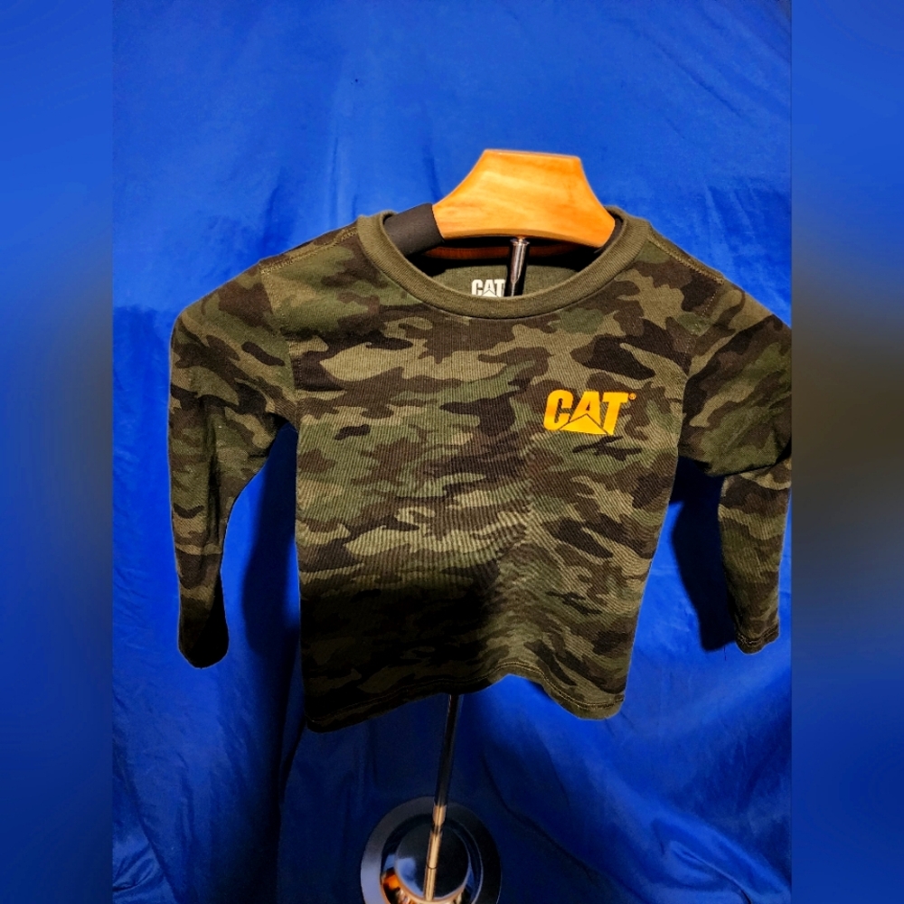 Size 4T Catapilliar long sleeve Tshirt 💜💜💜